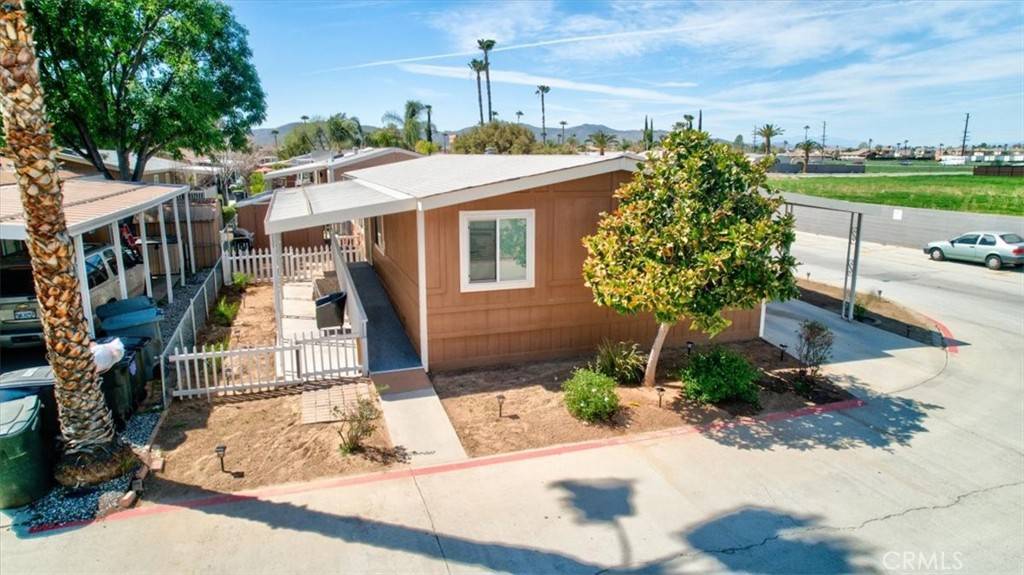 San Jacinto, CA 92582,913 S Grand AVE #90