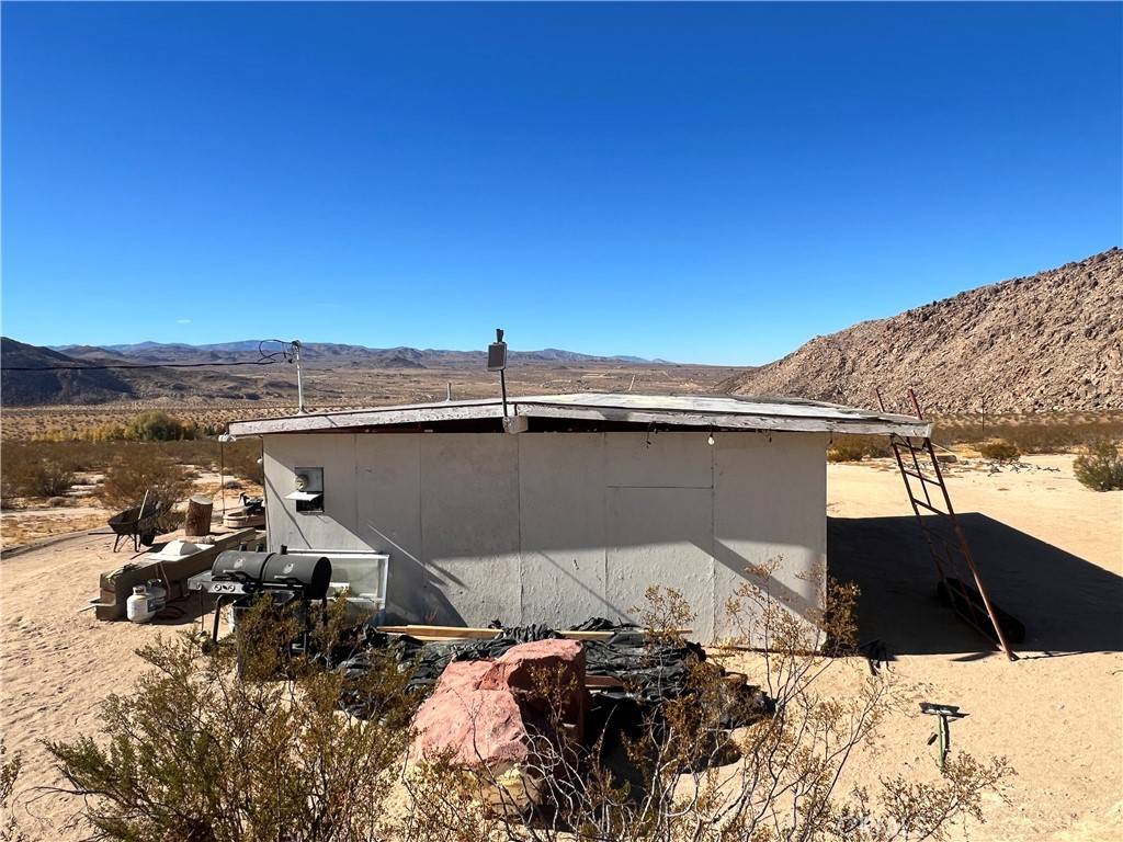 Landers, CA 92285,4420 Belfield RD