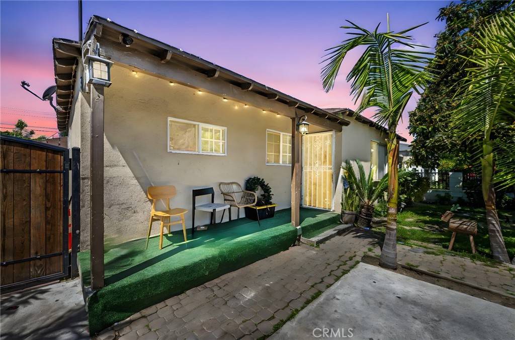 Compton, CA 90221,403 N Locust AVE