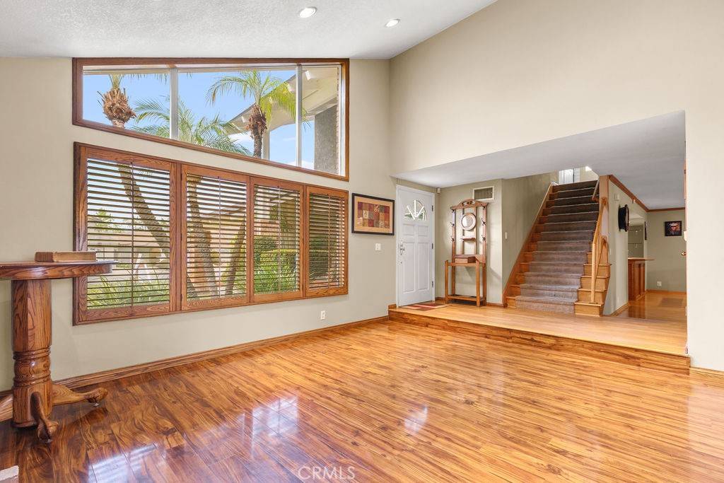 Anaheim Hills, CA 92808,130 N Avenida Veracruz
