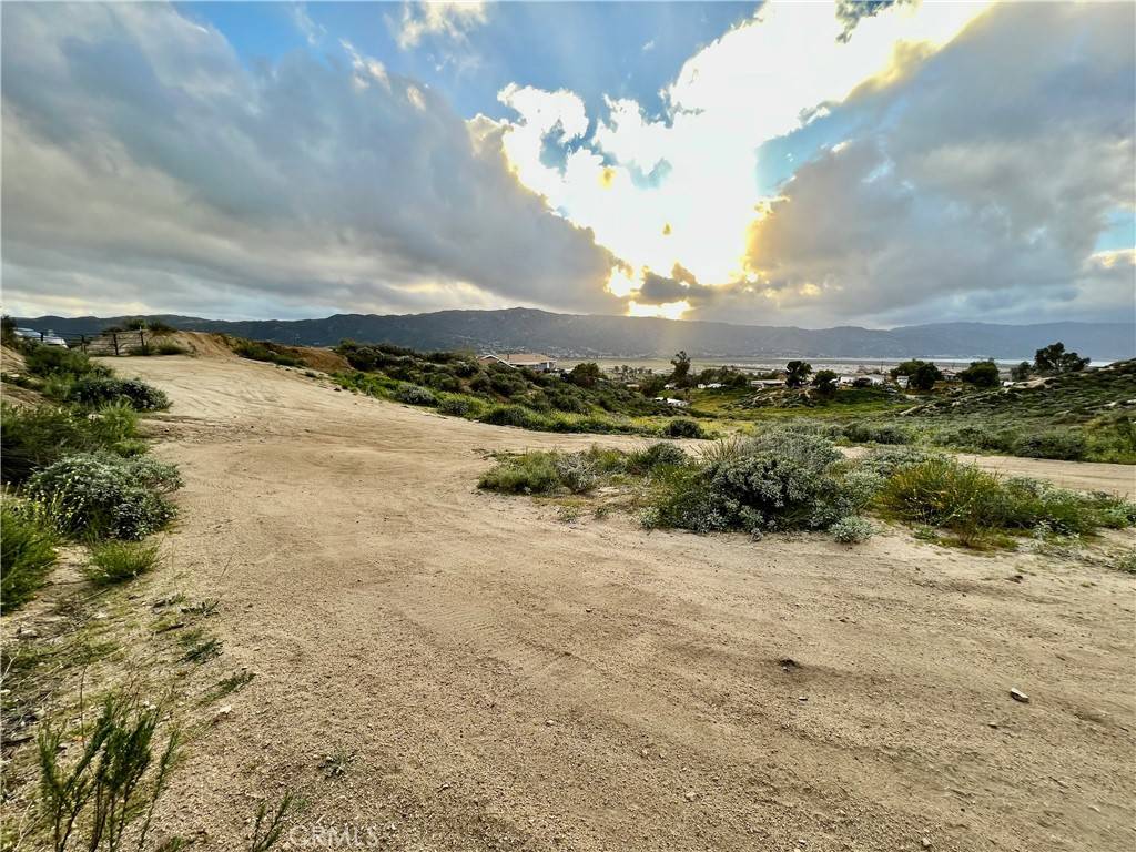 Wildomar, CA 92595,1 Sheri LN