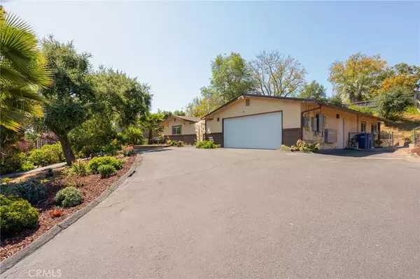 2211 Sunset DR, Escondido, CA 92025