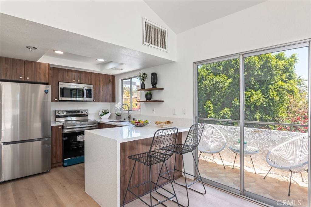 Palm Springs, CA 92262,280 S Avenida Caballeros #271