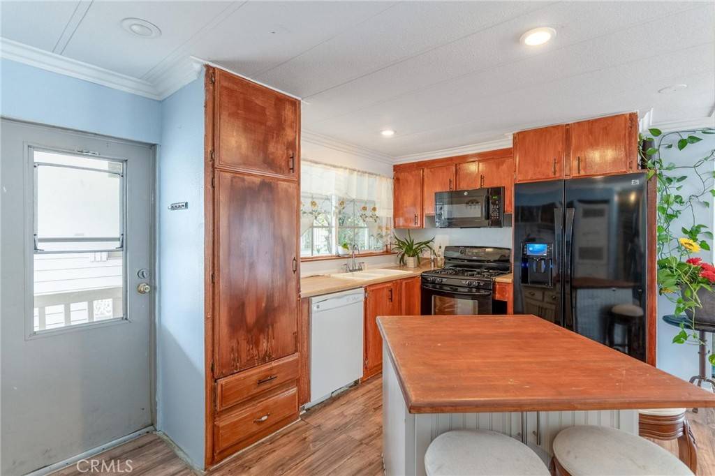 Tustin, CA 92780,121 S Portola LN