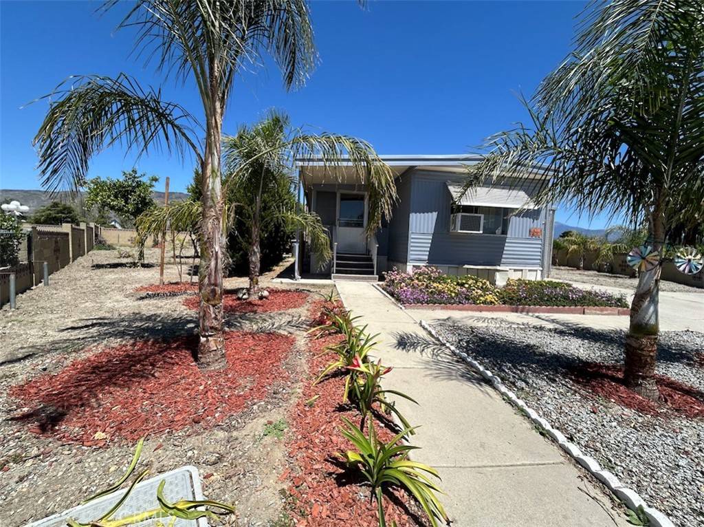 San Jacinto, CA 92582,163 N Palomar AVE