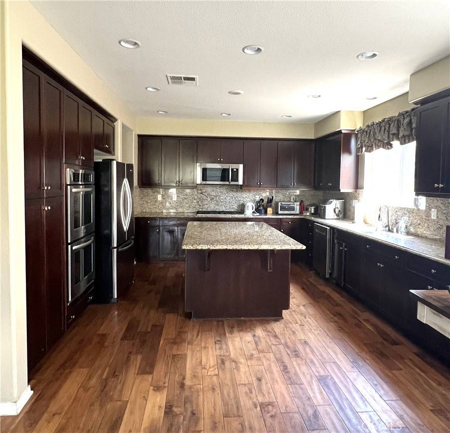 Lake Elsinore, CA 92530,3812 Ash ST