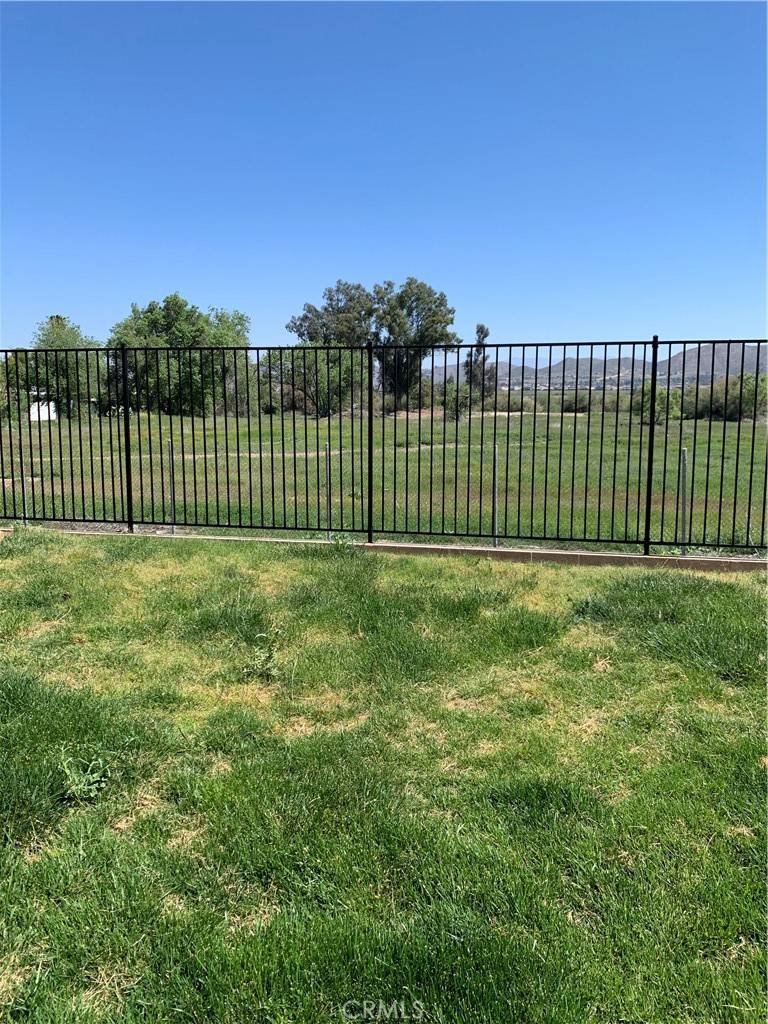 Lake Elsinore, CA 92530,18810 Oakview WAY
