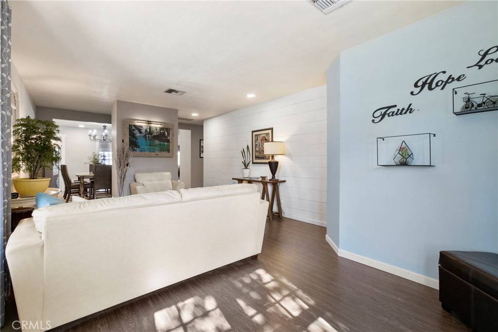 Riverside, CA 92505,5415 La Sierra AVE