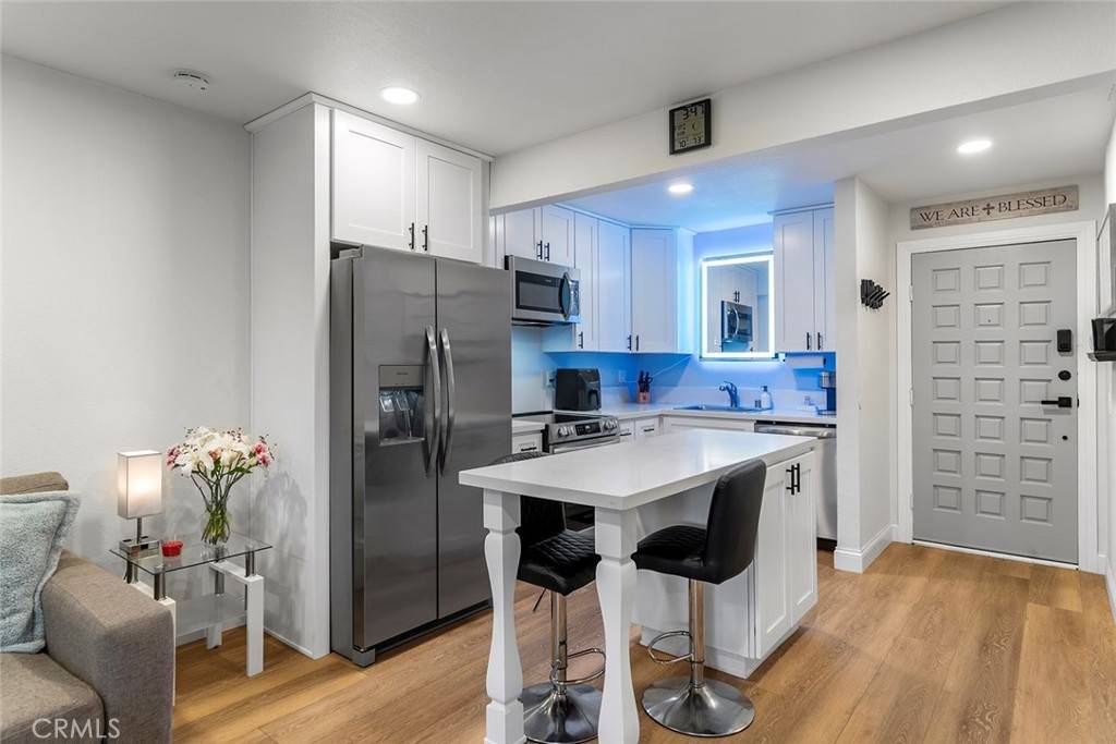 Murrieta, CA 92563,28691 Via Las Flores #328