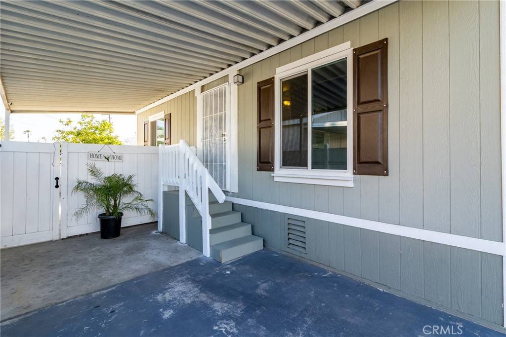 Riverside, CA 92505,10513 Magnolia Avenue #E2