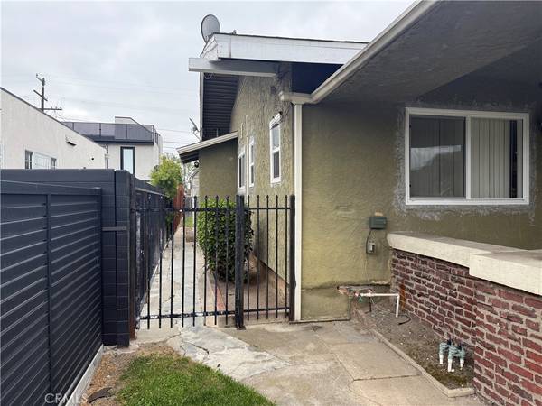 Los Angeles, CA 90043,5442 6th AVE