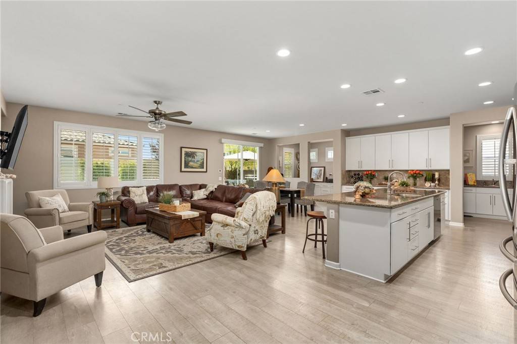 Murrieta, CA 92563,30525 Hawkscrest RD