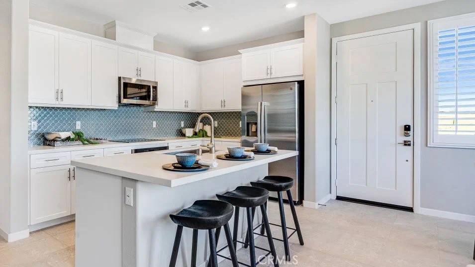 Ontario, CA 91762,2703 E Amberley Privado