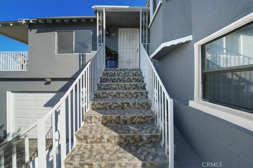 Los Angeles, CA 90041,1745 College View PL