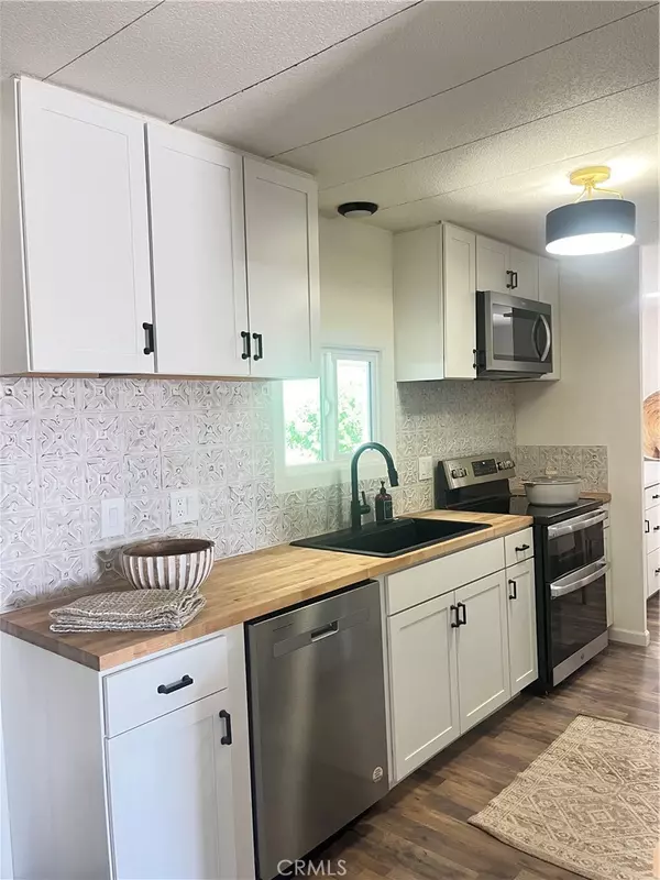 Hemet, CA 92543,260 N Lyon ave #162