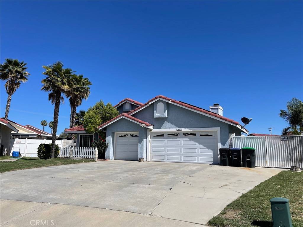 Hemet, CA 92543,985 Basalt CT