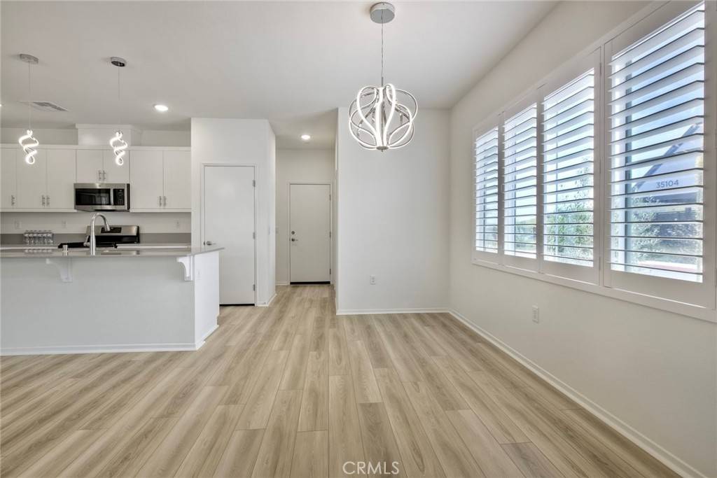 Fallbrook, CA 92028,304 Citrine Trail
