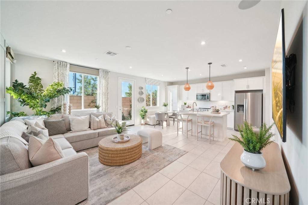Fontana, CA 92336,16034 Esparza LN