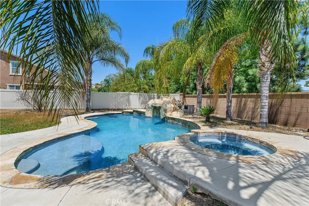 Murrieta, CA 92563,37066 Whispering Hills DR