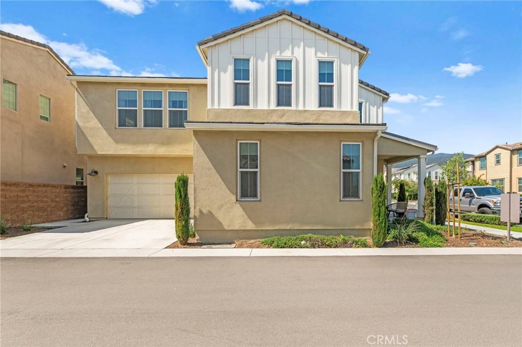 Corona, CA 92883,4233 Powell WAY #102