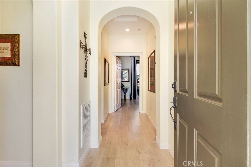 Corona, CA 92883,4329 Junction ST #103