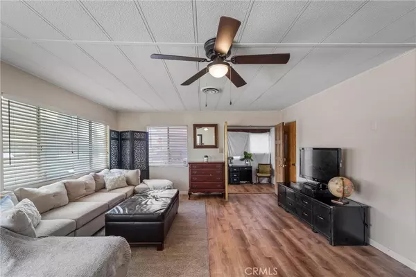 Hemet, CA 92543,853 S Palm AVE