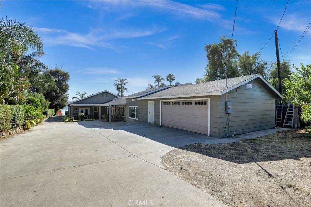 Lake Elsinore, CA 92530,17572 Grand AVE
