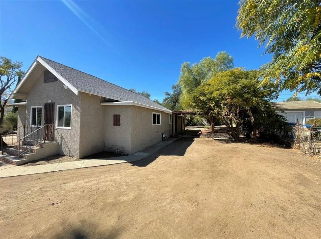 Lake Elsinore, CA 92530,113 N Poe ST