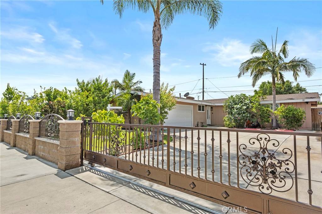 1314 E Sandalwood AVE, Anaheim, CA 92805