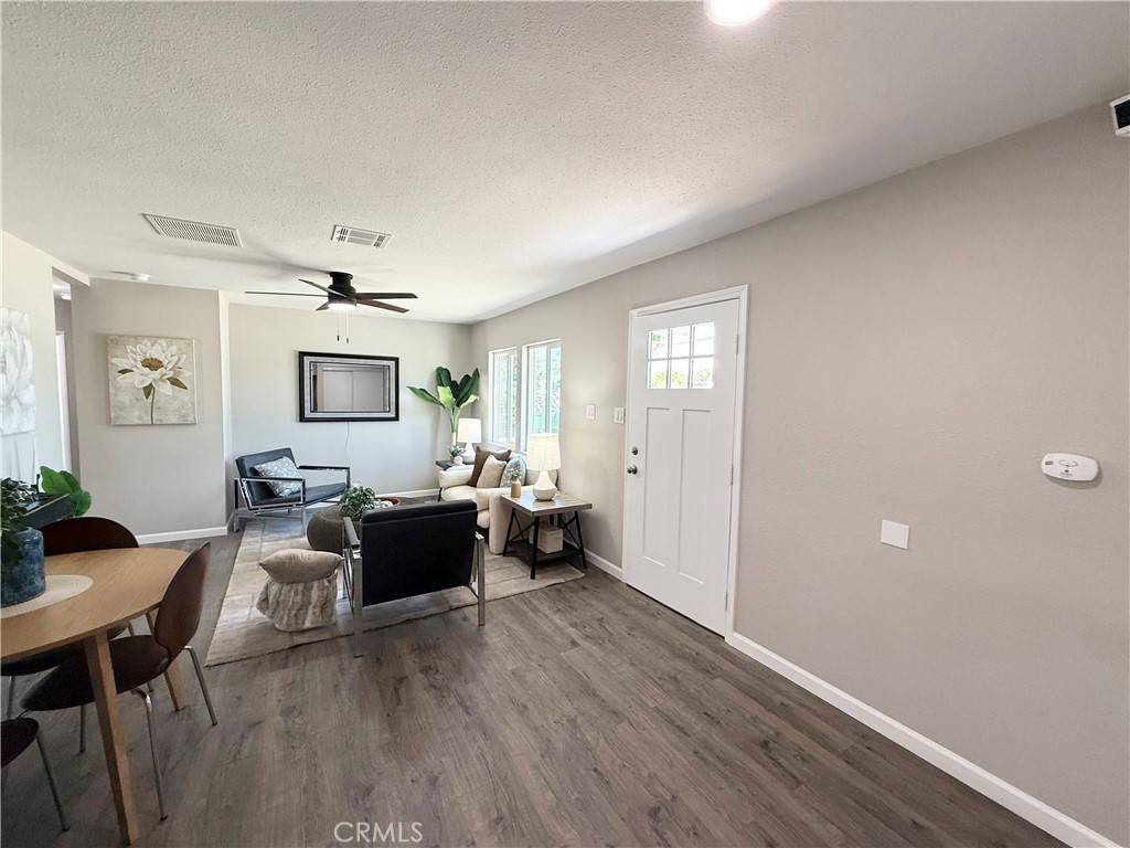 Fontana, CA 92335,9196 Redwood AVE