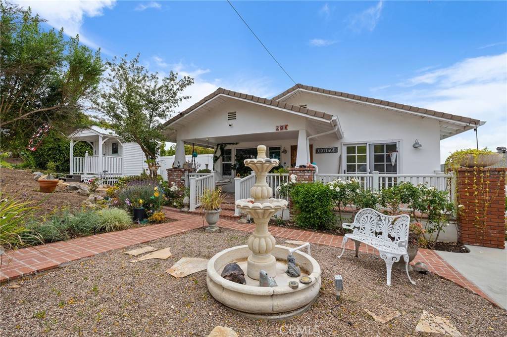 Fallbrook, CA 92028,206 S Wisconsin ST
