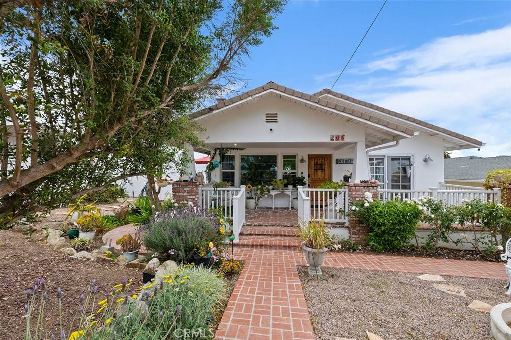 206 S Wisconsin ST, Fallbrook, CA 92028