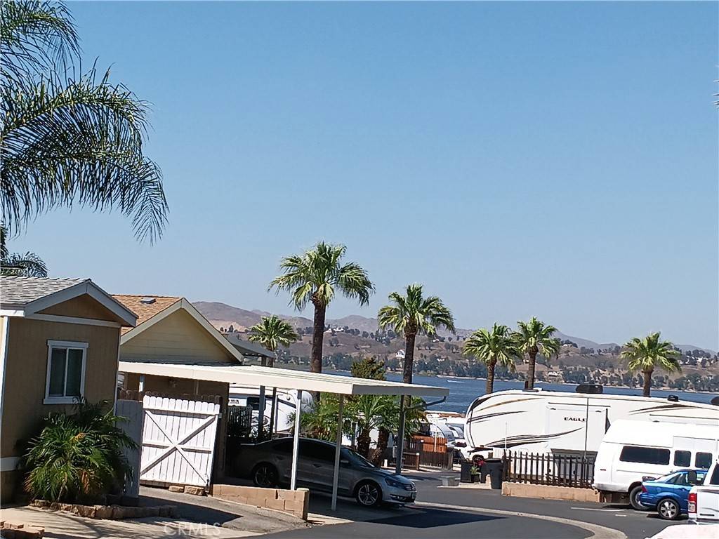 Lake Elsinore, CA 92530,15980 Grand AVE #M7