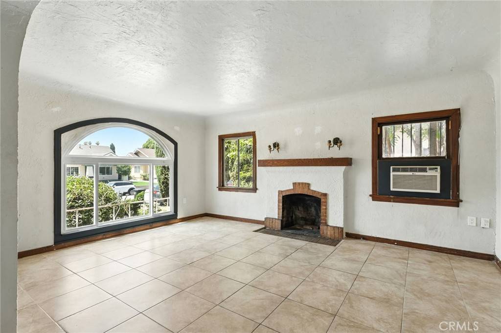 Pomona, CA 91768,541 Randolph ST