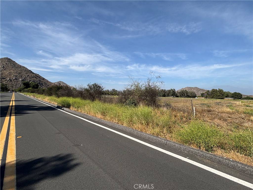 25350 California AVE, Hemet, CA 92545