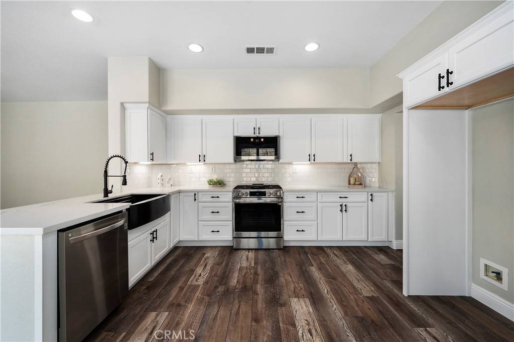 Lake Elsinore, CA 92530,33085 Molly CT