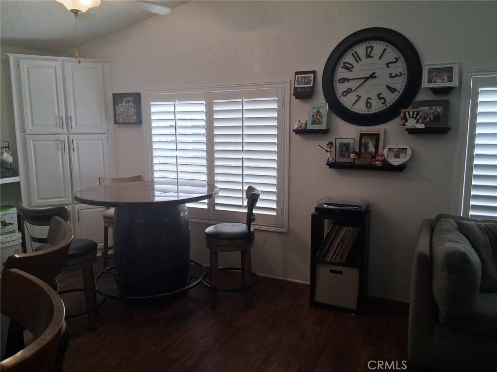 Corona, CA 92878,4901 Green River #229