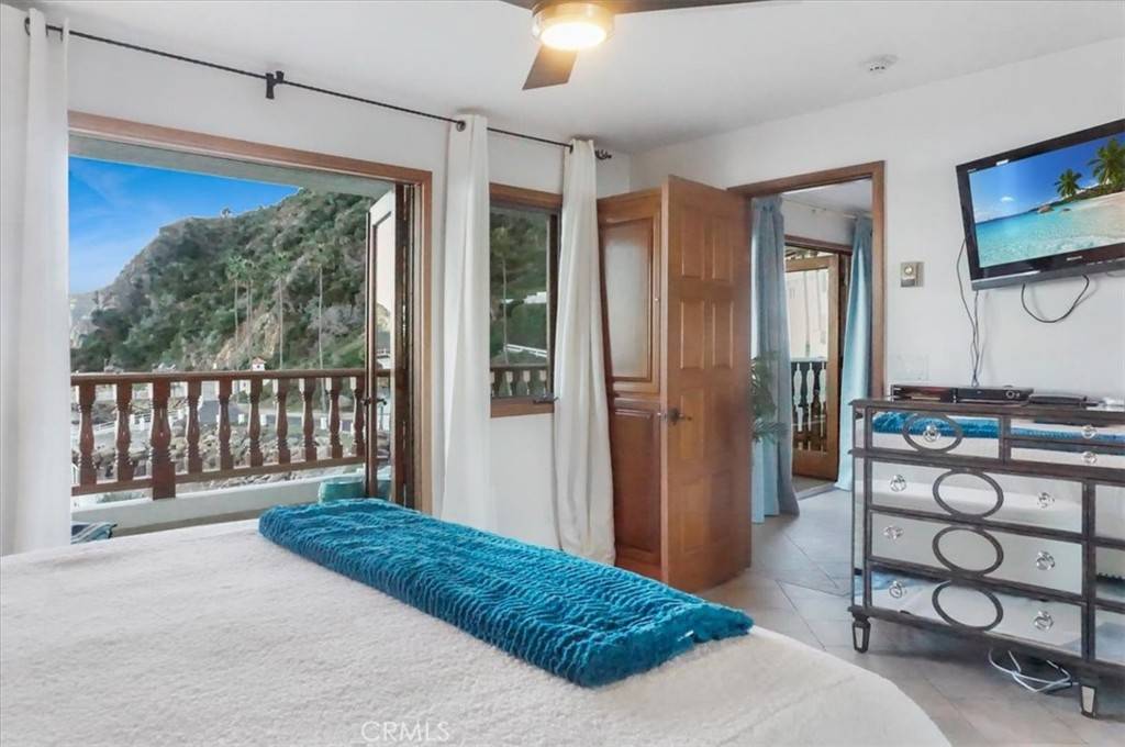 Avalon, CA 90704,68 Playa Azul