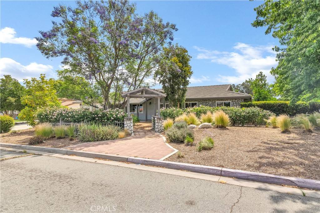 Hemet, CA 92544,3890 English