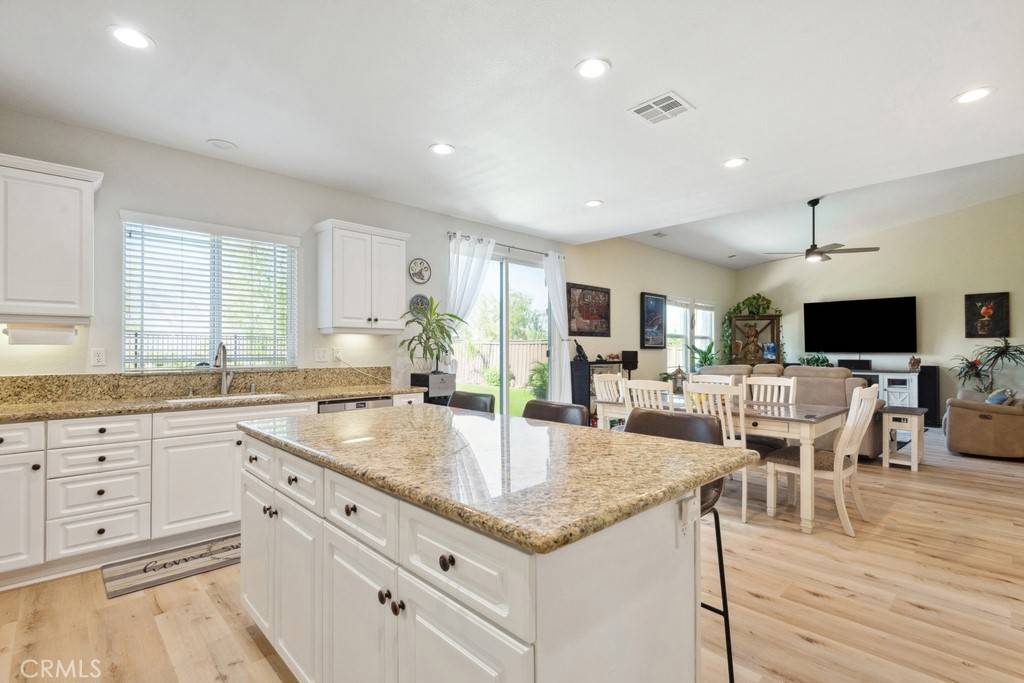 Lake Elsinore, CA 92532,33036 Canopy LN