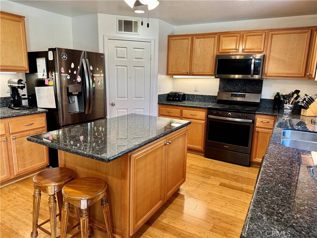 Lake Elsinore, CA 92532,45002 Thalia LN