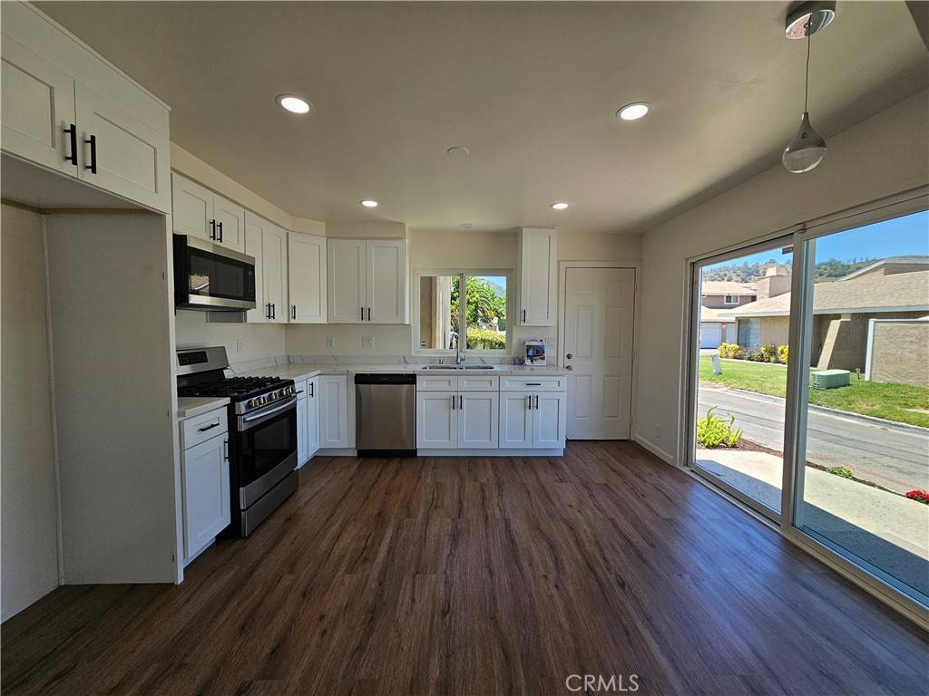 Temecula, CA 92592,44516 La Paz RD