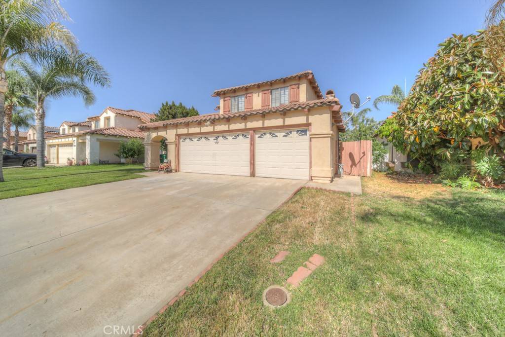 15576 Carmel Verde LN, Moreno Valley, CA 92551