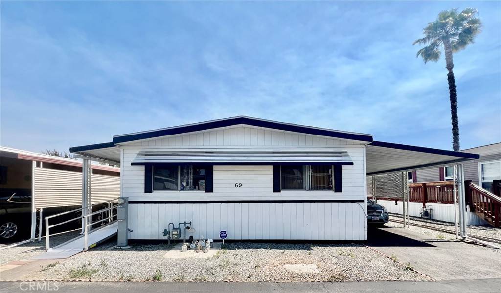 725 W Thornton Ave #69, Hemet, CA 92543