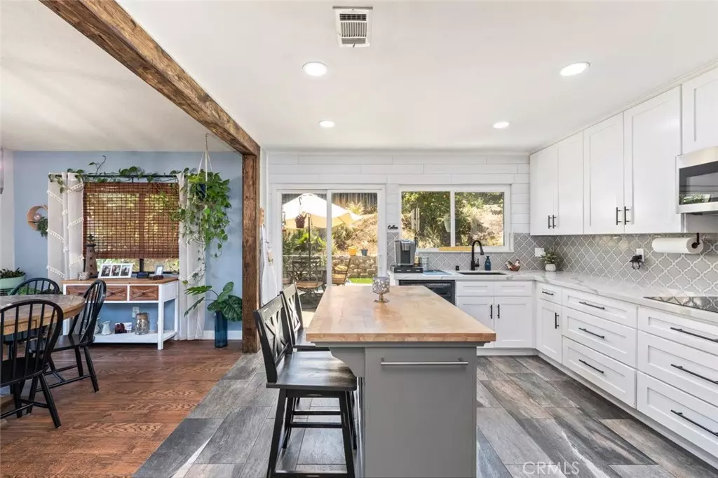 Fallbrook, CA 92028,705 Old Bridge RD