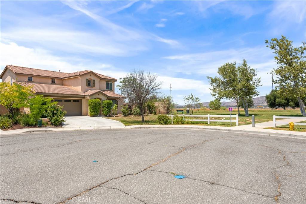 27071 Red Rock Ct, Menifee, CA 92585