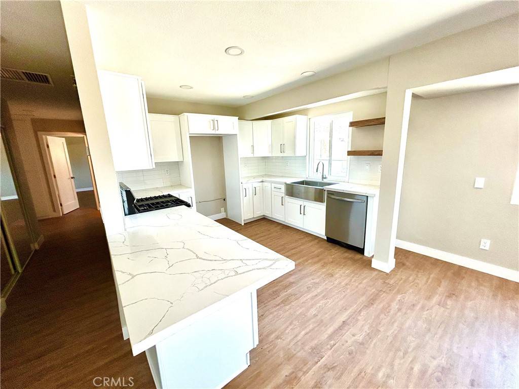 29 Palms, CA 92277,6698 Mesquite DR