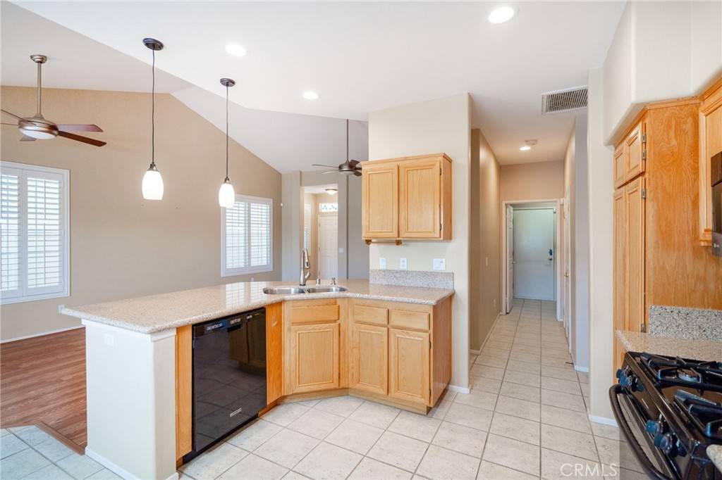 San Jacinto, CA 92583,819 Camino De Plata