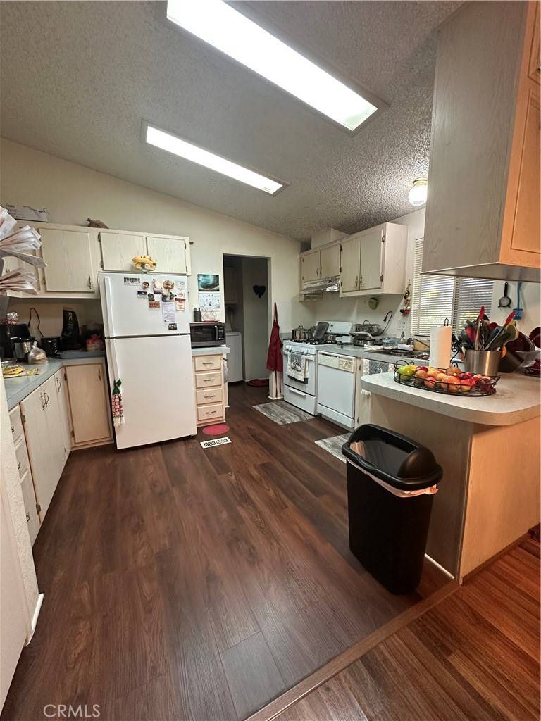 San Jacinto, CA 92582,913 S Grand AVE #180