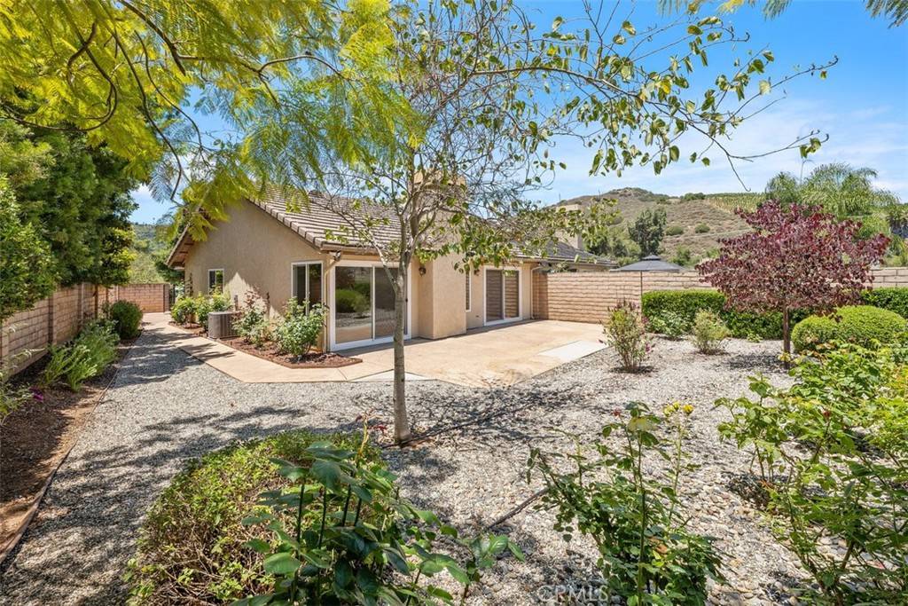 Fallbrook, CA 92028,4346 Los Padres DR
